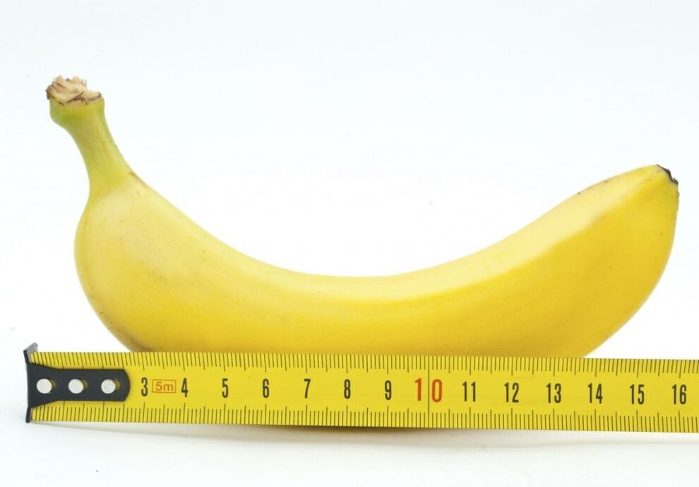 misurare le dimensioni del pene usando l'esempio di una banana